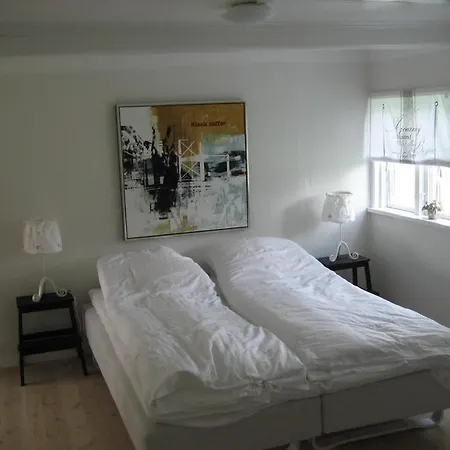 Bjørnegården Bed & Breakfast 2*